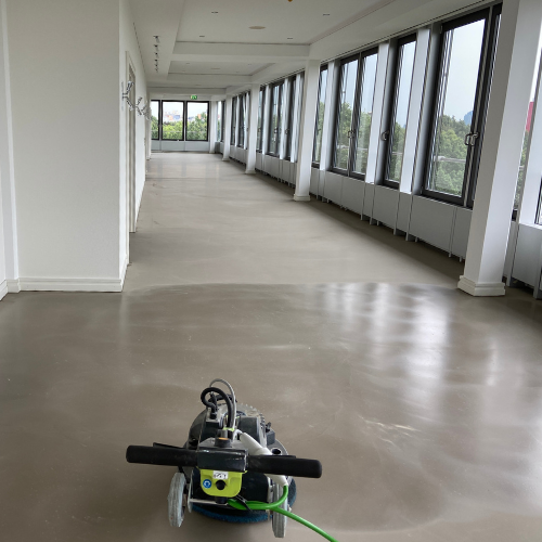 Bodenbeschichtung-beständig-langlebiger-Boden-Bodenbelag